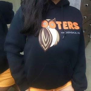 💌 HOOTERS Hoodie